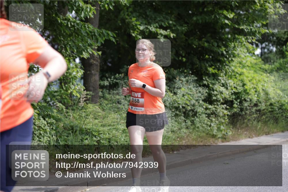 15.06.2025 - REWE Women's Run Jannik Wohlers http://msf.ph/oto/7942939 15.06.2025 10:16:17 Laufen 5168 meine-sportfotos.de