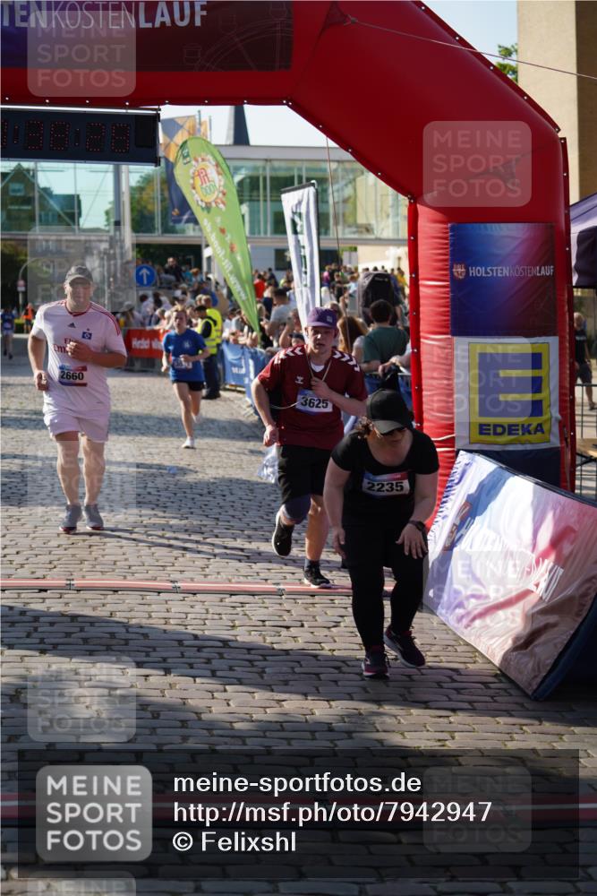 13.06.2025 - Holstenköstenlauf Felixshl http://msf.ph/oto/7942947 13.06.2025 18:08:29 Laufen 2660, 3001, 3028, 3625 meine-sportfotos.de