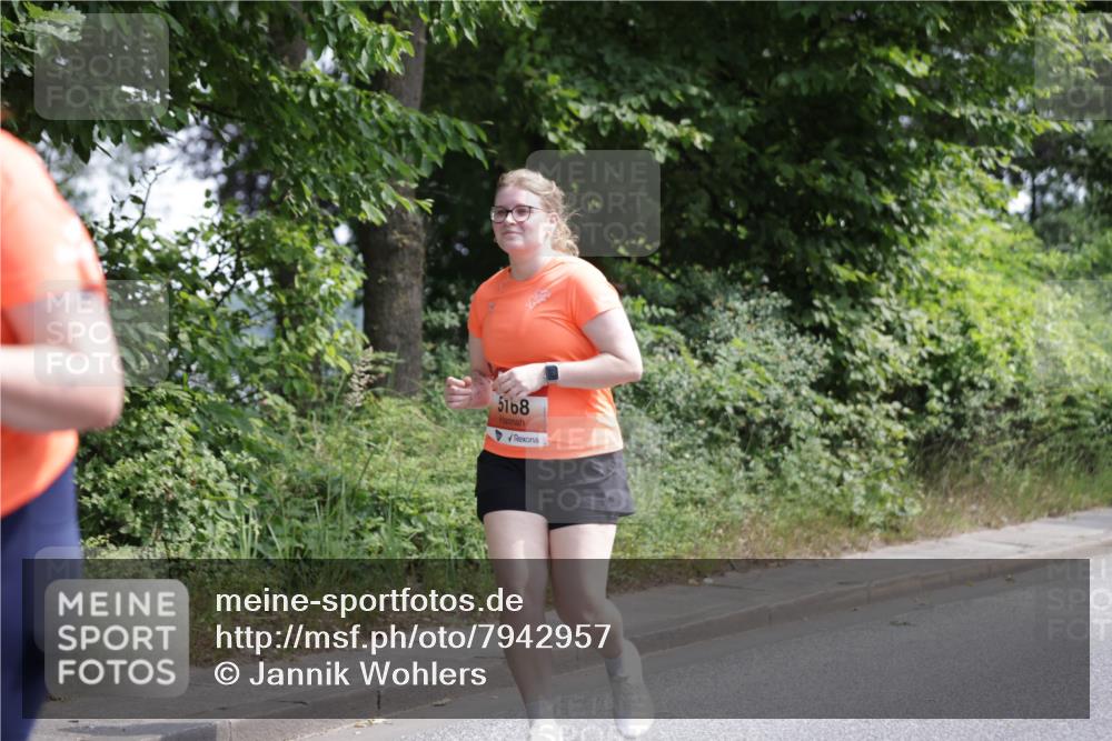 15.06.2025 - REWE Women's Run Jannik Wohlers http://msf.ph/oto/7942957 15.06.2025 10:16:17 Laufen 5168 meine-sportfotos.de