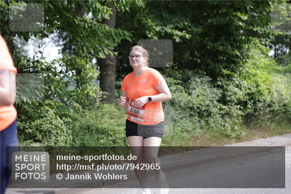 15.06.2025 - REWE Women's Run Jannik Wohlers http://msf.ph/oto/7942965 15.06.2025 10:16:17 Laufen 5168 meine-sportfotos.de