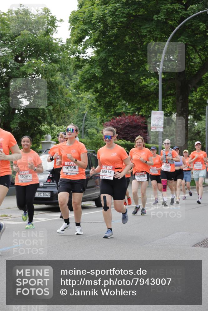 15.06.2025 - REWE Women's Run Jannik Wohlers http://msf.ph/oto/7943007 15.06.2025 08:28:49 Laufen 10596, 1043, 10708, 10514, 10613, 10810, 10242, 10260 meine-sportfotos.de