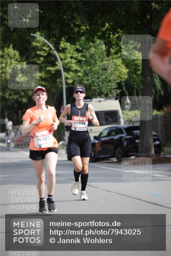 15.06.2025 - REWE Women's Run Jannik Wohlers http://msf.ph/oto/7943025 15.06.2025 08:46:59 Laufen 10325, 10449 meine-sportfotos.de