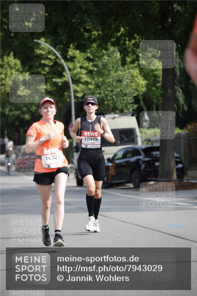 15.06.2025 - REWE Women's Run Jannik Wohlers http://msf.ph/oto/7943029 15.06.2025 08:47:00 Laufen 10325, 10449 meine-sportfotos.de