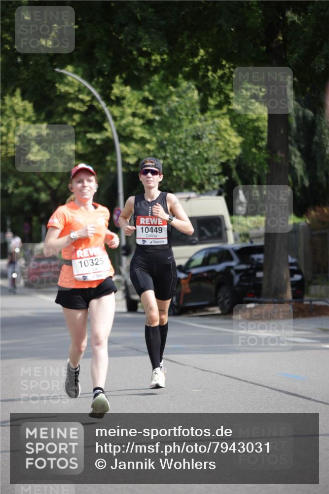 15.06.2025 - REWE Women's Run Jannik Wohlers http://msf.ph/oto/7943031 15.06.2025 08:47:00 Laufen 10325, 10449 meine-sportfotos.de