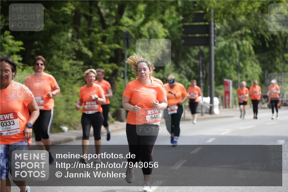 15.06.2025 - REWE Women's Run Jannik Wohlers http://msf.ph/oto/7943056 15.06.2025 10:16:22 Laufen 0333, 5309, 5482 meine-sportfotos.de