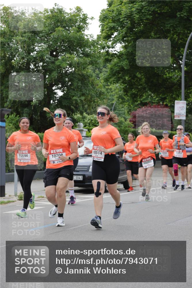 15.06.2025 - REWE Women's Run Jannik Wohlers http://msf.ph/oto/7943071 15.06.2025 08:28:50 Laufen 10596, 10708, 10514, 1043, 15, 2825, 10242, 10810, 10260 meine-sportfotos.de