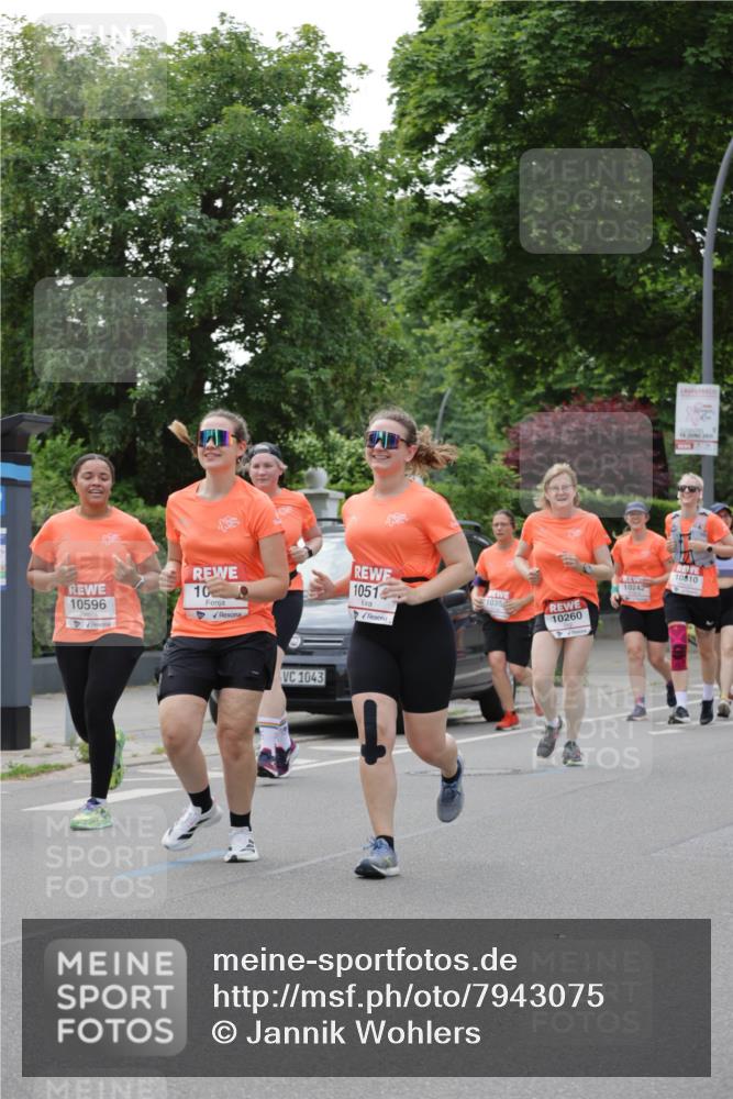 15.06.2025 - REWE Women's Run Jannik Wohlers http://msf.ph/oto/7943075 15.06.2025 08:28:50 Laufen 10, 1051, 10596, 1043, 10260 meine-sportfotos.de