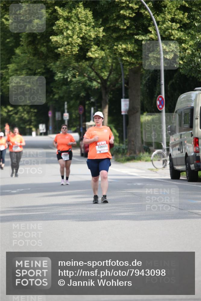 15.06.2025 - REWE Women's Run Jannik Wohlers http://msf.ph/oto/7943098 15.06.2025 10:01:33 Laufen 10660 meine-sportfotos.de