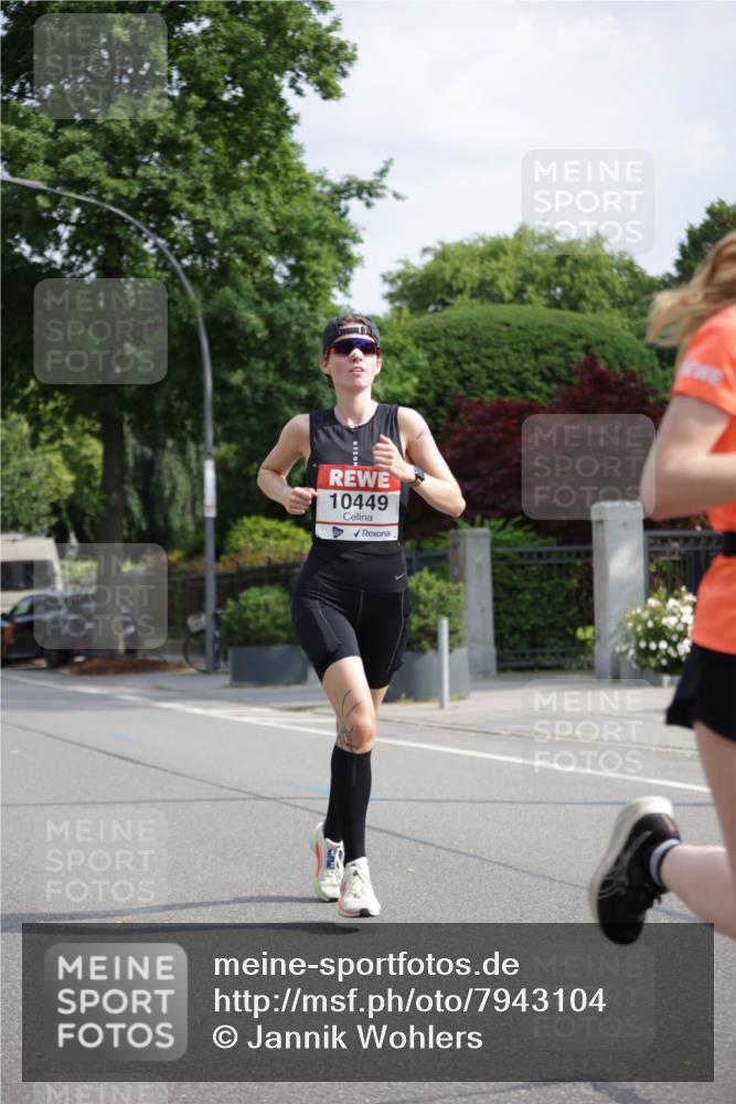 15.06.2025 - REWE Women's Run Jannik Wohlers http://msf.ph/oto/7943104 15.06.2025 08:47:02 Laufen 10449 meine-sportfotos.de