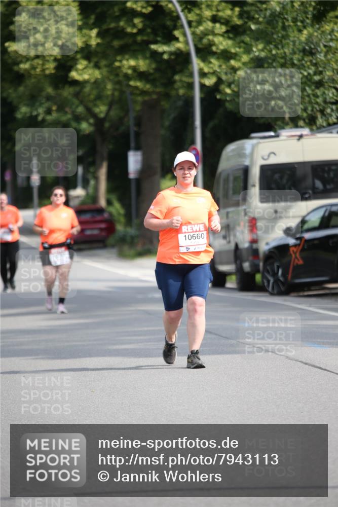 15.06.2025 - REWE Women's Run Jannik Wohlers http://msf.ph/oto/7943113 15.06.2025 10:01:37 Laufen 10660 meine-sportfotos.de