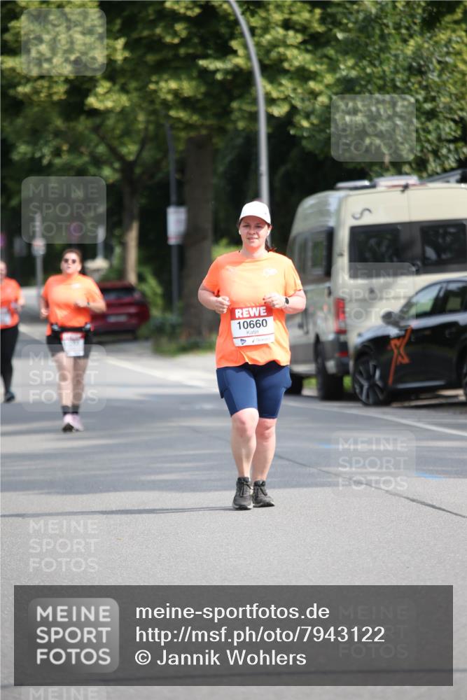 15.06.2025 - REWE Women's Run Jannik Wohlers http://msf.ph/oto/7943122 15.06.2025 10:01:37 Laufen 10660 meine-sportfotos.de