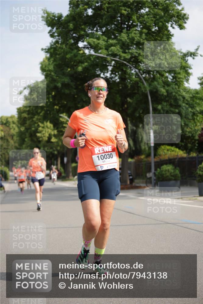 15.06.2025 - REWE Women's Run Jannik Wohlers http://msf.ph/oto/7943138 15.06.2025 08:47:03 Laufen 10030, 4 meine-sportfotos.de