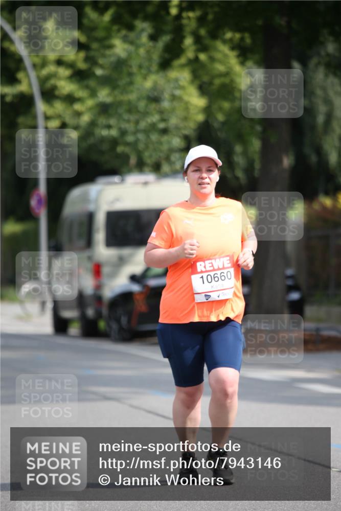 15.06.2025 - REWE Women's Run Jannik Wohlers http://msf.ph/oto/7943146 15.06.2025 10:01:41 Laufen 10660 meine-sportfotos.de