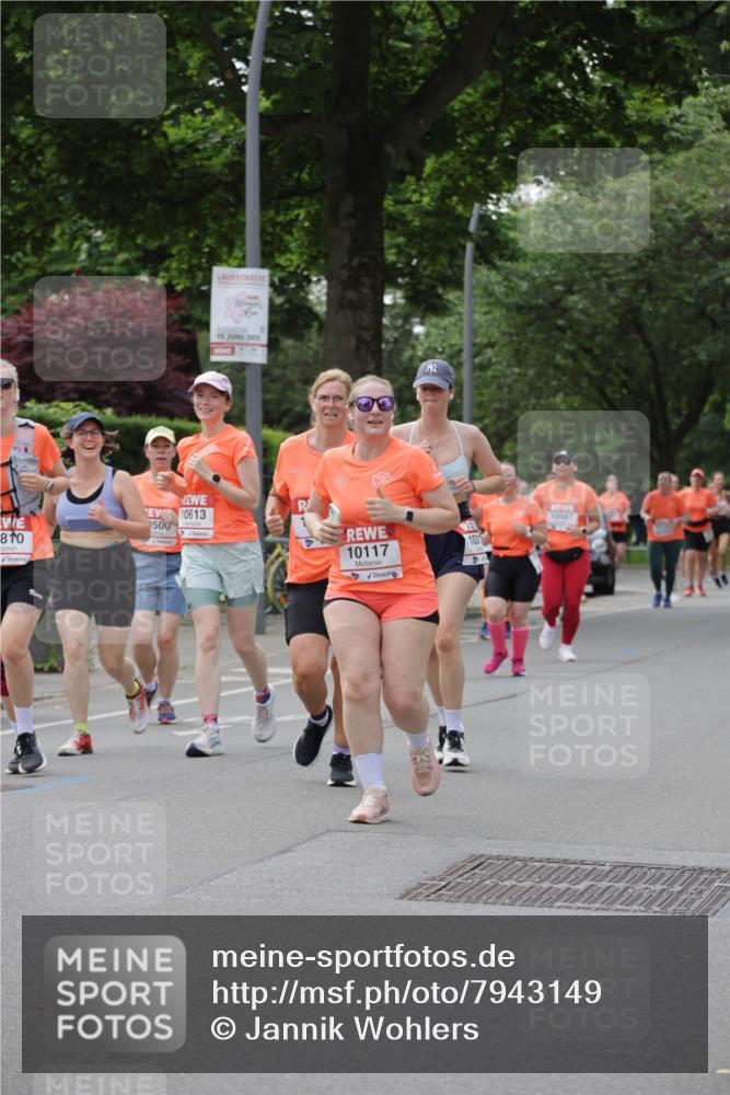 15.06.2025 - REWE Women's Run Jannik Wohlers http://msf.ph/oto/7943149 15.06.2025 08:28:52 Laufen 10613, 3500, 810, 10117 meine-sportfotos.de