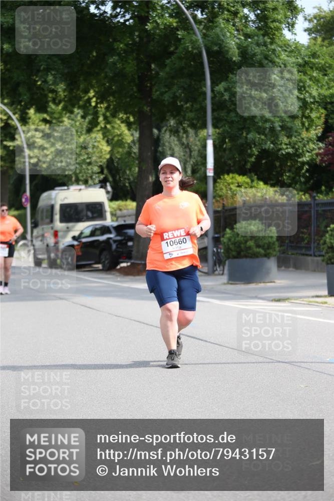 15.06.2025 - REWE Women's Run Jannik Wohlers http://msf.ph/oto/7943157 15.06.2025 10:01:42 Laufen 10660 meine-sportfotos.de