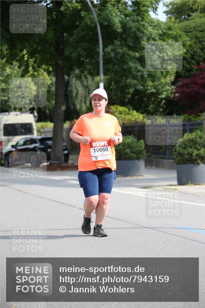 15.06.2025 - REWE Women's Run Jannik Wohlers http://msf.ph/oto/7943159 15.06.2025 10:01:42 Laufen 10660 meine-sportfotos.de