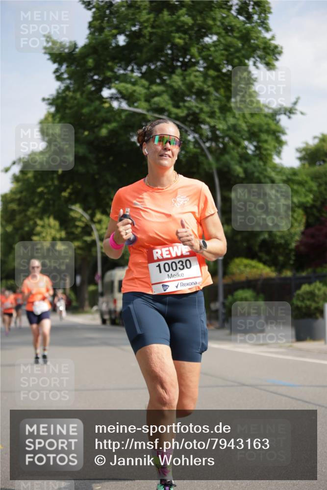 15.06.2025 - REWE Women's Run Jannik Wohlers http://msf.ph/oto/7943163 15.06.2025 08:47:03 Laufen 10030 meine-sportfotos.de