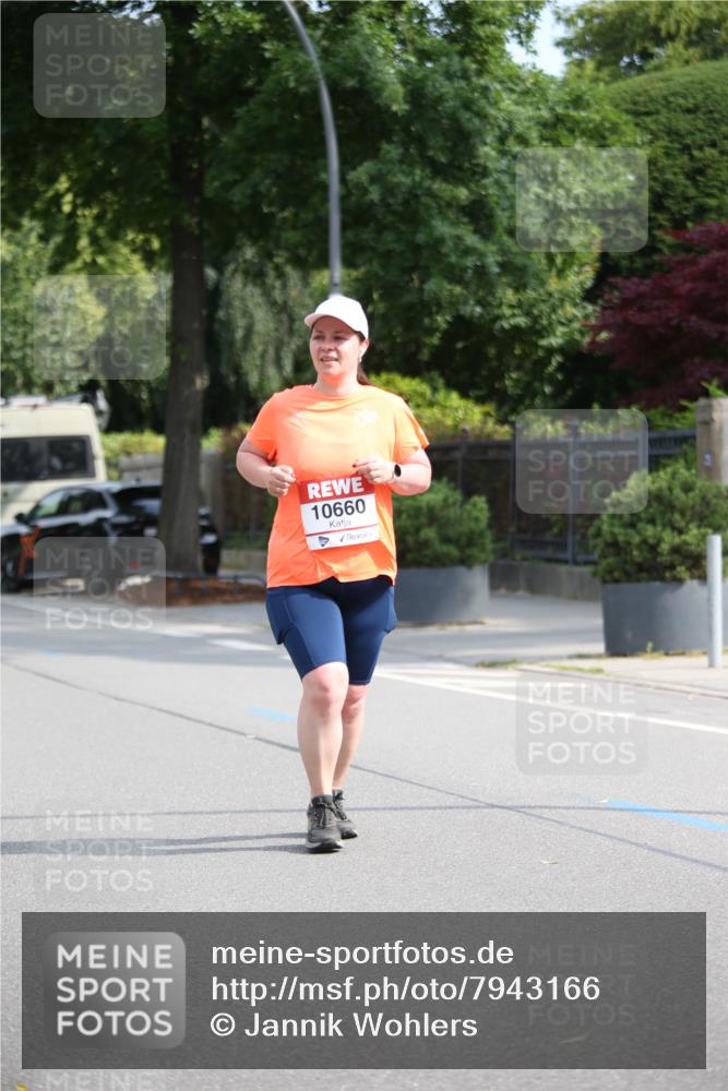 15.06.2025 - REWE Women's Run Jannik Wohlers http://msf.ph/oto/7943166 15.06.2025 10:01:42 Laufen 10660 meine-sportfotos.de