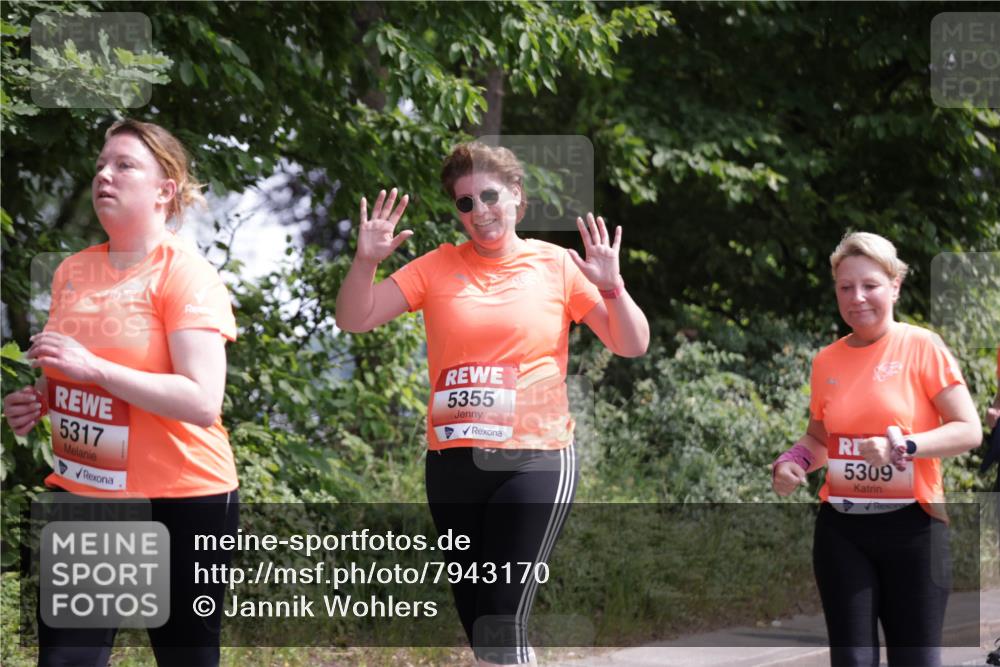 15.06.2025 - REWE Women's Run Jannik Wohlers http://msf.ph/oto/7943170 15.06.2025 10:16:28 Laufen 5317, 5355, 5309 meine-sportfotos.de