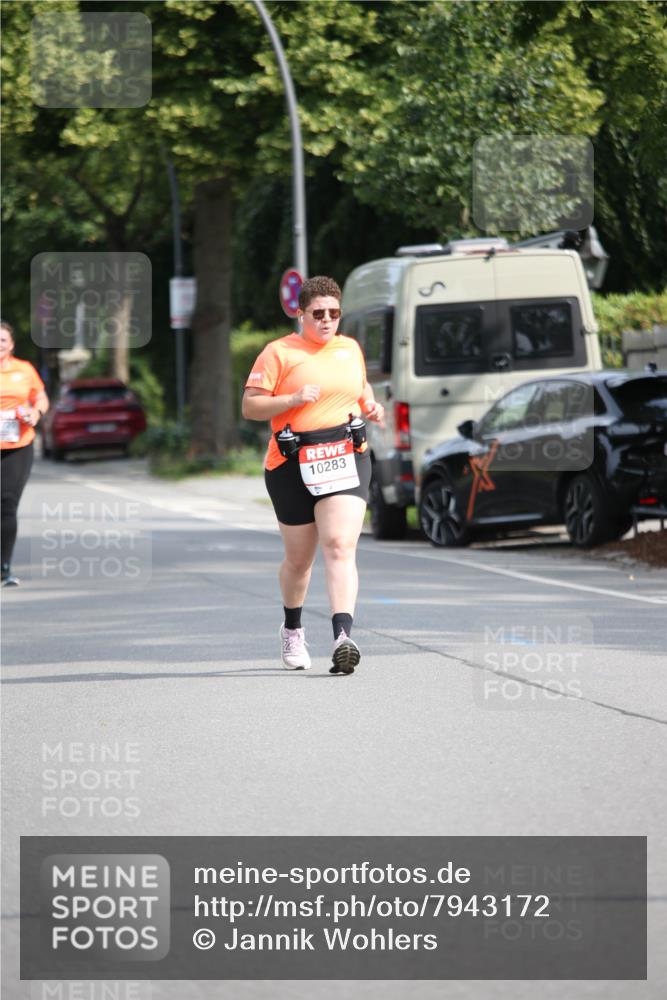 15.06.2025 - REWE Women's Run Jannik Wohlers http://msf.ph/oto/7943172 15.06.2025 10:01:44 Laufen 10283 meine-sportfotos.de