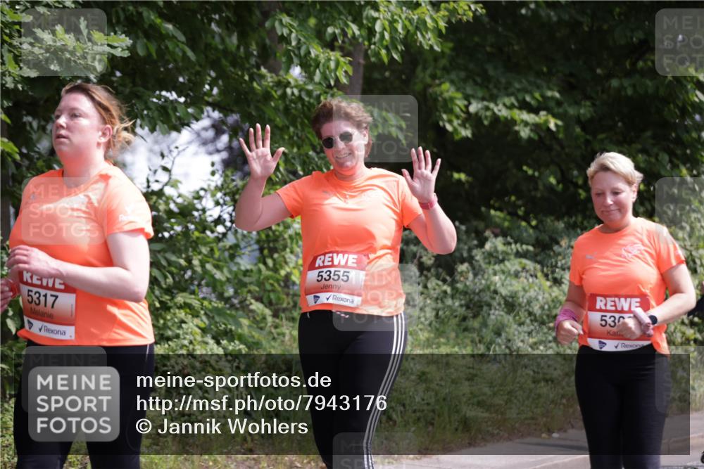 15.06.2025 - REWE Women's Run Jannik Wohlers http://msf.ph/oto/7943176 15.06.2025 10:16:28 Laufen 5317, 5355, 53 meine-sportfotos.de