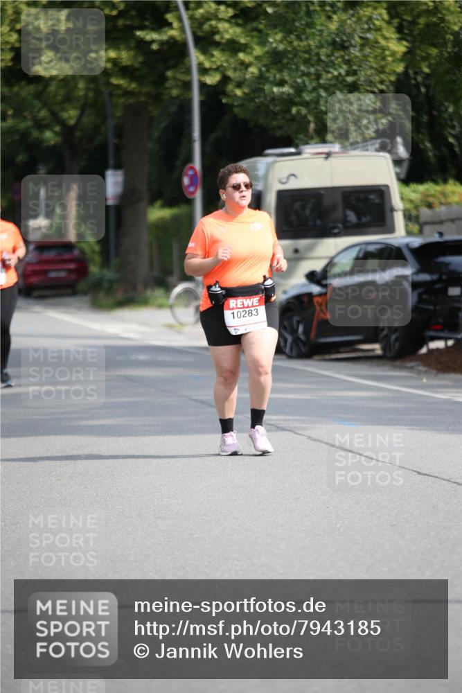15.06.2025 - REWE Women's Run Jannik Wohlers http://msf.ph/oto/7943185 15.06.2025 10:01:44 Laufen 10283 meine-sportfotos.de