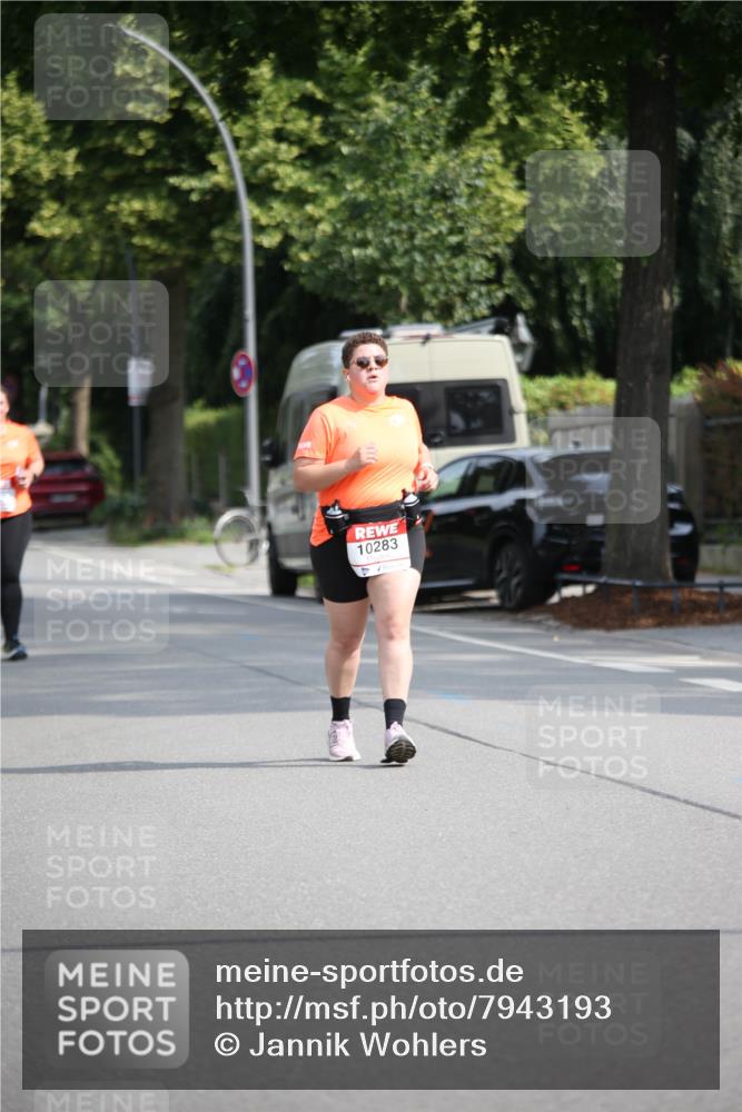 15.06.2025 - REWE Women's Run Jannik Wohlers http://msf.ph/oto/7943193 15.06.2025 10:01:45 Laufen 10283 meine-sportfotos.de