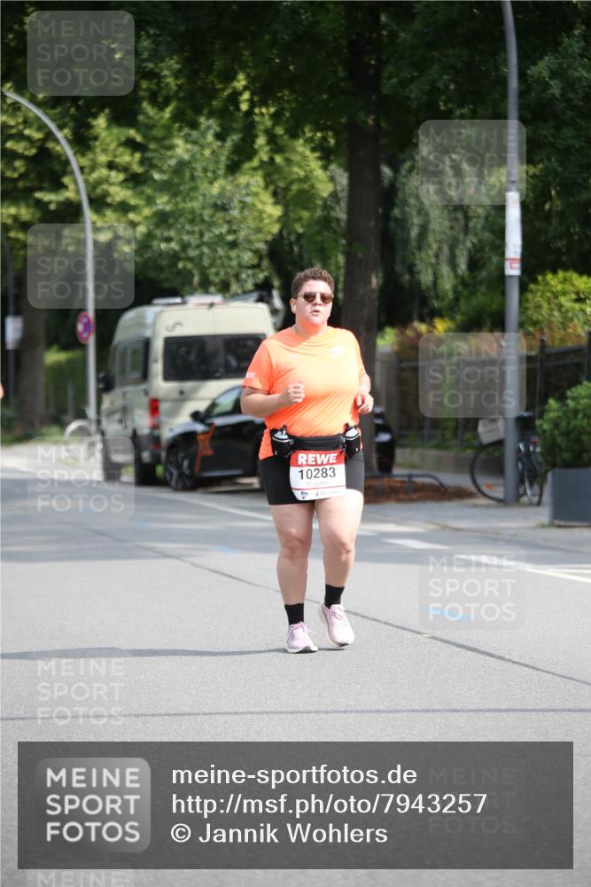 15.06.2025 - REWE Women's Run Jannik Wohlers http://msf.ph/oto/7943257 15.06.2025 10:01:47 Laufen 10283 meine-sportfotos.de