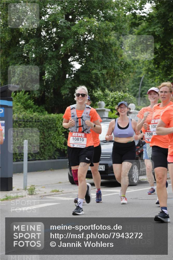 15.06.2025 - REWE Women's Run Jannik Wohlers http://msf.ph/oto/7943272 15.06.2025 08:28:54 Laufen 10810, 043, 108, 106 meine-sportfotos.de