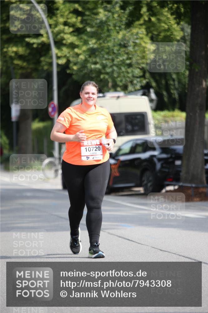 15.06.2025 - REWE Women's Run Jannik Wohlers http://msf.ph/oto/7943308 15.06.2025 10:01:52 Laufen 10720 meine-sportfotos.de