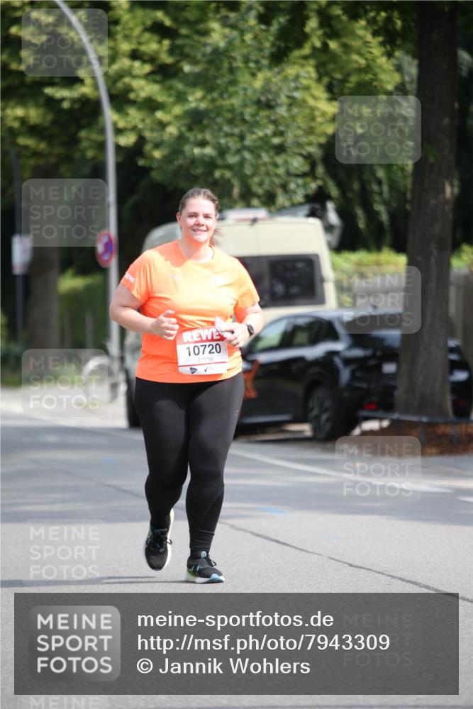 15.06.2025 - REWE Women's Run Jannik Wohlers http://msf.ph/oto/7943309 15.06.2025 10:01:52 Laufen 10720 meine-sportfotos.de