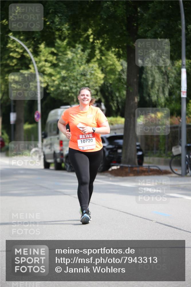 15.06.2025 - REWE Women's Run Jannik Wohlers http://msf.ph/oto/7943313 15.06.2025 10:01:53 Laufen 10720 meine-sportfotos.de