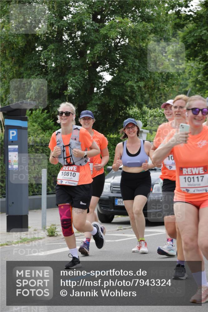 15.06.2025 - REWE Women's Run Jannik Wohlers http://msf.ph/oto/7943324 15.06.2025 08:28:54 Laufen 10810, 10, 1011 meine-sportfotos.de