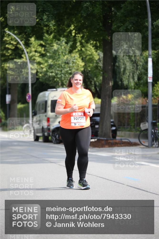 15.06.2025 - REWE Women's Run Jannik Wohlers http://msf.ph/oto/7943330 15.06.2025 10:01:53 Laufen 10720 meine-sportfotos.de