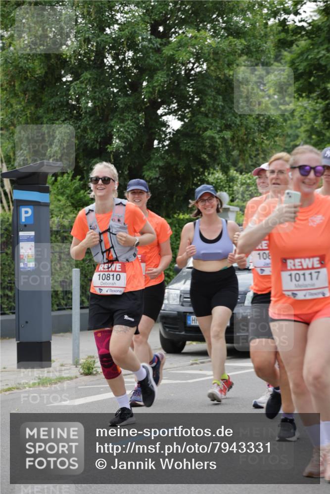 15.06.2025 - REWE Women's Run Jannik Wohlers http://msf.ph/oto/7943331 15.06.2025 08:28:54 Laufen 10810, 108, 10117 meine-sportfotos.de