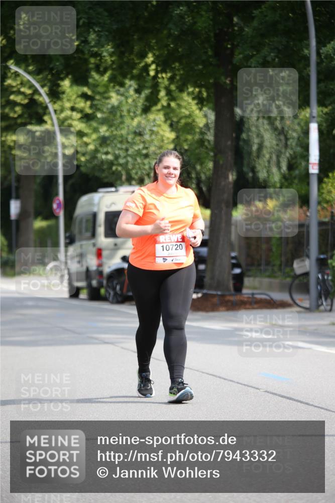 15.06.2025 - REWE Women's Run Jannik Wohlers http://msf.ph/oto/7943332 15.06.2025 10:01:53 Laufen 10720 meine-sportfotos.de