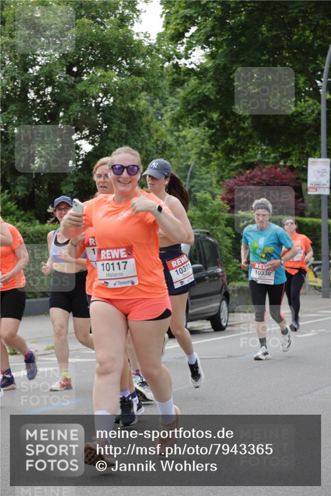 15.06.2025 - REWE Women's Run Jannik Wohlers http://msf.ph/oto/7943365 15.06.2025 08:28:54 Laufen 1, 10117, 10311, 10338 meine-sportfotos.de