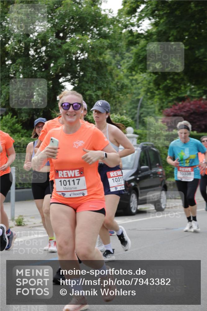 15.06.2025 - REWE Women's Run Jannik Wohlers http://msf.ph/oto/7943382 15.06.2025 08:28:55 Laufen 10117, 1031, 10338 meine-sportfotos.de