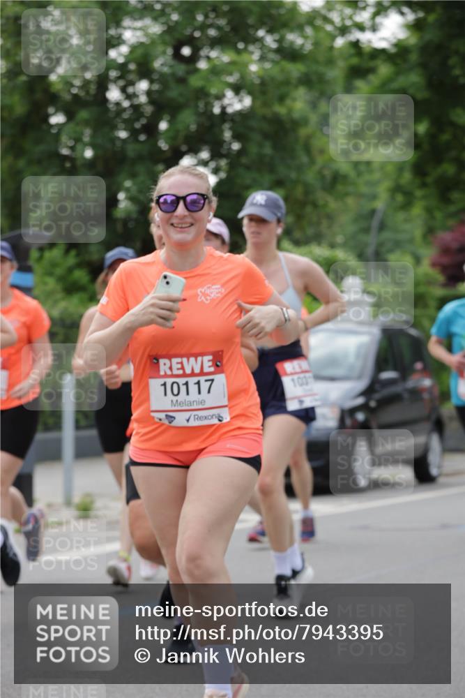 15.06.2025 - REWE Women's Run Jannik Wohlers http://msf.ph/oto/7943395 15.06.2025 08:28:55 Laufen 10117, 100 meine-sportfotos.de