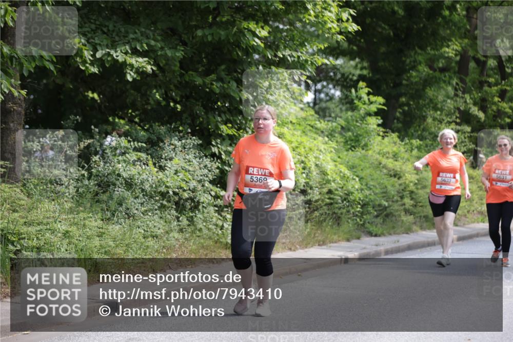 15.06.2025 - REWE Women's Run Jannik Wohlers http://msf.ph/oto/7943410 15.06.2025 10:16:40 Laufen 5369, 5631, 5632 meine-sportfotos.de
