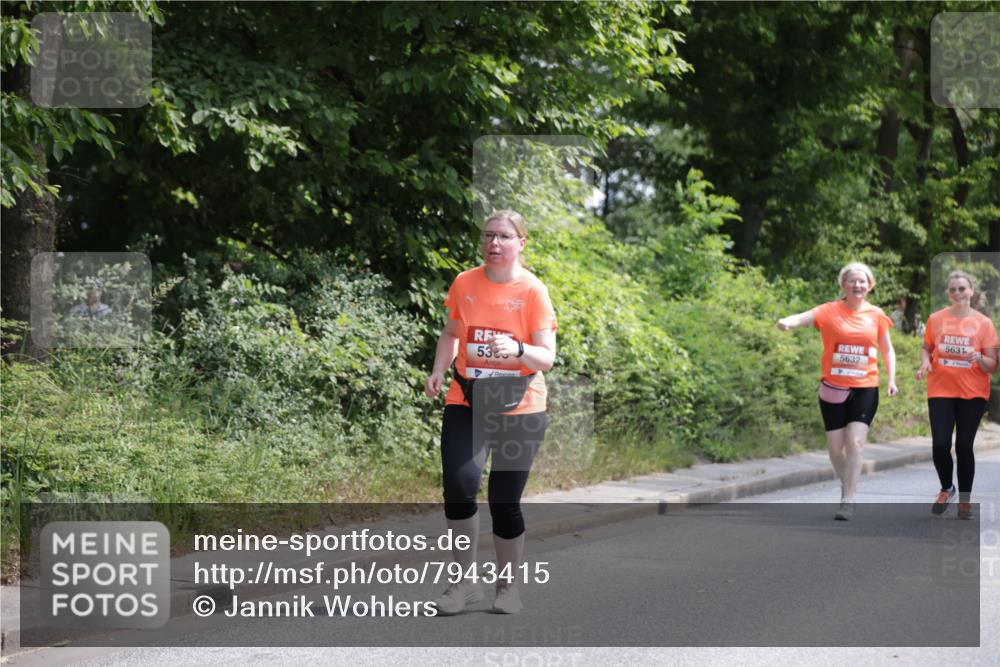 15.06.2025 - REWE Women's Run Jannik Wohlers http://msf.ph/oto/7943415 15.06.2025 10:16:40 Laufen 53, 5631, 5632 meine-sportfotos.de
