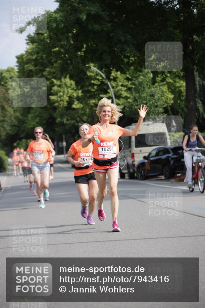 15.06.2025 - REWE Women's Run Jannik Wohlers http://msf.ph/oto/7943416 15.06.2025 08:47:10 Laufen 10410, 1071, 10291 meine-sportfotos.de