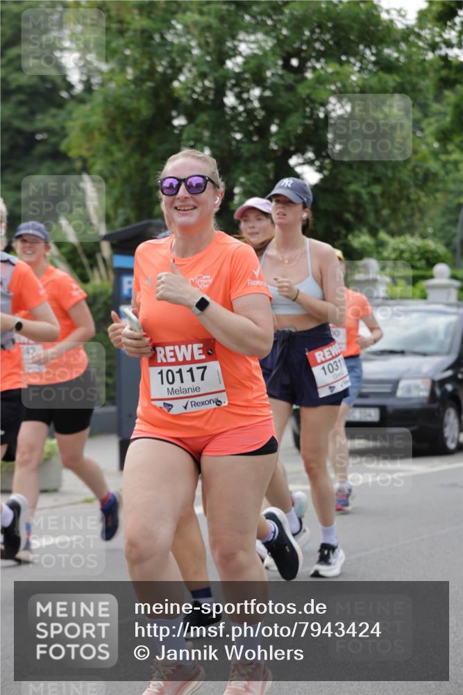 15.06.2025 - REWE Women's Run Jannik Wohlers http://msf.ph/oto/7943424 15.06.2025 08:28:55 Laufen 10117, 10311 meine-sportfotos.de