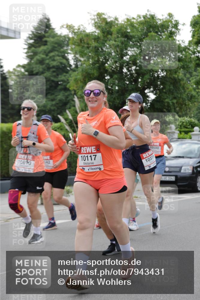 15.06.2025 - REWE Women's Run Jannik Wohlers http://msf.ph/oto/7943431 15.06.2025 08:28:55 Laufen 10810, 242, 10117, 10500, 10311 meine-sportfotos.de