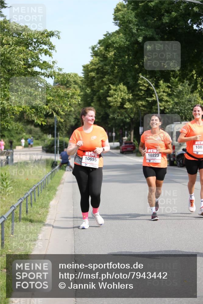 15.06.2025 - REWE Women's Run Jannik Wohlers http://msf.ph/oto/7943442 15.06.2025 10:02:02 Laufen 10223, 10655 meine-sportfotos.de