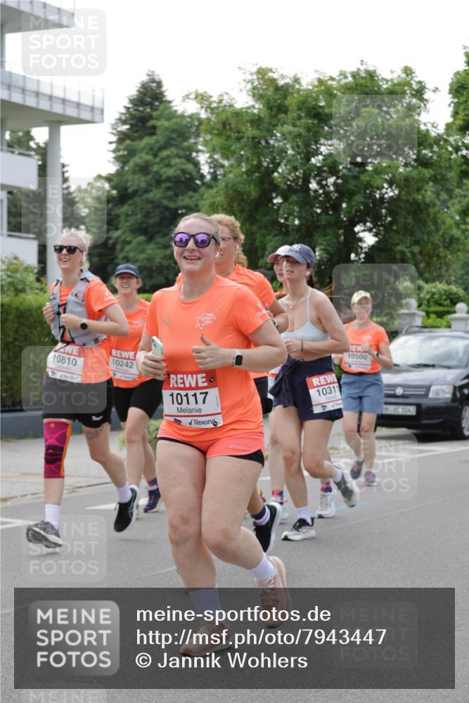 15.06.2025 - REWE Women's Run Jannik Wohlers http://msf.ph/oto/7943447 15.06.2025 08:28:55 Laufen 10810, 10242, 10117, 10311, 10500 meine-sportfotos.de
