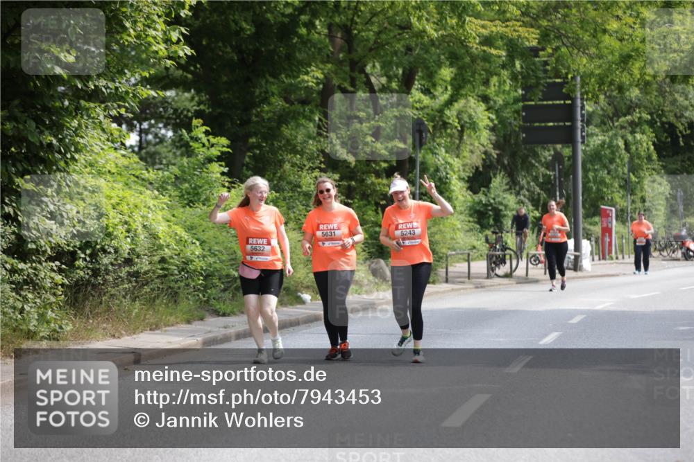 15.06.2025 - REWE Women's Run Jannik Wohlers http://msf.ph/oto/7943453 15.06.2025 10:16:41 Laufen 5632, 5631, 5243 meine-sportfotos.de