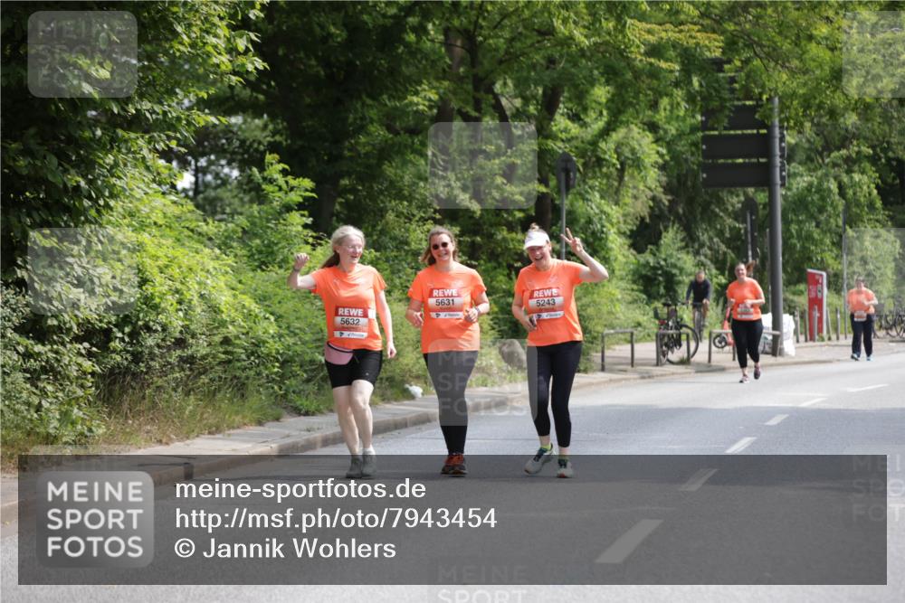 15.06.2025 - REWE Women's Run Jannik Wohlers http://msf.ph/oto/7943454 15.06.2025 10:16:41 Laufen 5631, 5632, 5243 meine-sportfotos.de