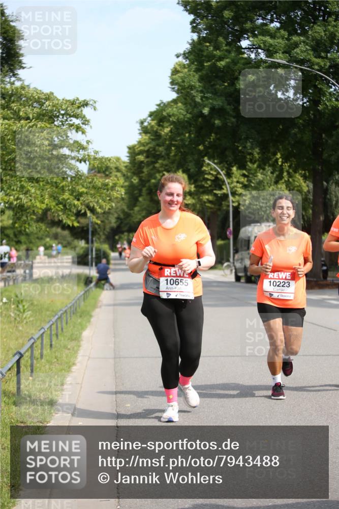 15.06.2025 - REWE Women's Run Jannik Wohlers http://msf.ph/oto/7943488 15.06.2025 10:02:04 Laufen 10655, 10223 meine-sportfotos.de