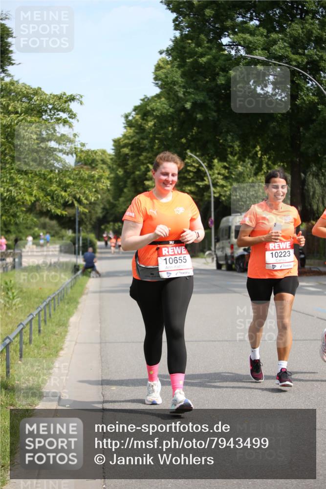 15.06.2025 - REWE Women's Run Jannik Wohlers http://msf.ph/oto/7943499 15.06.2025 10:02:04 Laufen 10655, 10223 meine-sportfotos.de